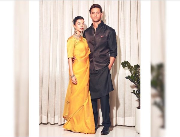 अब ऐसा लग रहा है कि सबा आज़ाद साड़ी में सजी-धजी थीं और ऋतिक अपनी प्रेमिका के लिए फोटोग्राफर बन गए. इस दिन के बाद से ही दावा किया जा रहा है कि ऋतिक और सबा एक-दूसरे को डेट कर रहे हैं। इतना ही नहीं, सबा आजाद अक्सर अपने बॉयफ्रेंड ऋतिक रोशन के साथ बॉलीवुड इवेंट्स और पार्टीज में भी स्पॉट होती रहती हैं। मीडिया दोनों को लगातार फॉलो करती है, ऐसे में अब हाल ही में सबा ने ऋतिक संग अपने रिश्ते को लेकर खुलकर बात की।