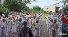 बिलिमोरा के देसरा स्थित दारुल उलूम रजा-ए-मुस्तफा में स्वतंत्रता दिवस धूमधाम से मनाया गया