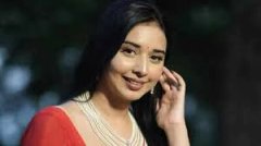 Bigg Boss 19: पहले ही दिन भिड़ीं Tanya Mittal और Ashnoor Kaur, झगड़े में बोलीं- 