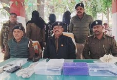 घटना की योजना बना रहे 4 अपराधी हथियार के साथ गिरफ्तार, फाइनेंस कर्मी से लूट का भी हुआ खुलासा।