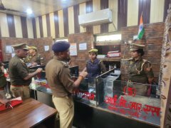 बुधवार को एसीपी मोहनलालगंज ने थाना मोहनलालगंज में किया त्रैमासिक निरीक्षण