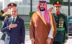 पाकिस्तान की निकल पड़ी! सऊदी और कतर ने खोल दिया खजाना, 5 अरब डॉलर से मचेगी खलबली!