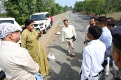 उपायुक्त ने धरमपुर मोड़ से पाकुड़ डीसी आवास तक किए जा रहे सड़क निर्माण कार्य का लिया जायजा