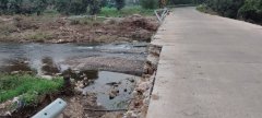 मेगा हाईवे 89 पर दो पुलियाएं बदहाल, सुरक्षा रेलिंग टूटी; हादसों का खतरा बढ़ा