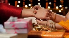बहन दूर हो तो कौन बांधे भाई की कलाई पर राखी? जानें क्या कहती हैं परंपराएं