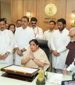 सुनेत्रा पवार ने मंगलवार को महाराष्ट्र की उपमुख्यमंत्री के रूप में पदभार संभाला