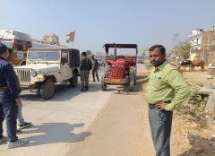 अवैध बालू तस्करी पर प्रशासन का प्रहार: सिंघरावा से बालू लदा ट्रैक्टर जब्त