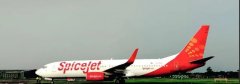 दिल्ली में बड़ा विमान हादसा टला: चिंगारी दिखते ही 150 यात्रियों वाली SpiceJet फ्लाइट की इमरजेंसी लैंडिंग
