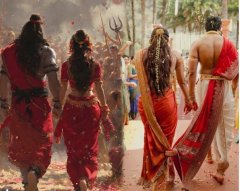 लाल साड़ी, धोती और दिव्यता रश्मिका–विजय की शादी में दिखा पौराणिक प्रेम