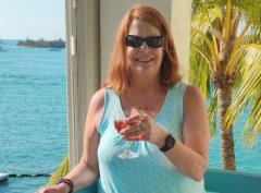 प्यार के जाल में फँसकर महिला हुई कंगाल