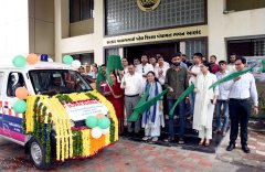 आनंद तारापुर गांव को मॉडर्न एम्बुलेंस का तोहफ़ा