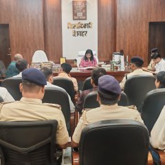सड़क सुरक्षा समिति की बैठक संपन्न, यातायात नियमों के उल्लंघन और अतिक्रमण पर सख्त कार्रवाई के निर्देश
