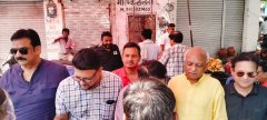 पूर्व सांसद स्व. राजेंद्र अग्निहोत्री की पुण्यतिथि पर विशाल भंडारे का आयोजन, सैकड़ों लोगों ने ग्रहण किया प्रसाद