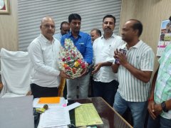 प्रभारी शिक्षा निदेशक बनने पर प्रताप सिंह बघेल का प्रदेश अध्यक्ष ने किया सम्मान