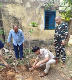 किस्को थाना परिसर में पौधारोपण कर मनाया गया विश्व पर्यावरण दिवस