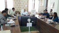 मतदाता सूची पुनरीक्षण कार्यों की समीक्षा: मृत, स्थानांतरित और दोहरे नाम हटाने के निर्देश।