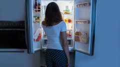 Fridge Storage Tips: फ्रिज में रखी ये चीजें सबसे पहले हो जाती हैं खराब, जानें सही स्टोरेज के तरीके