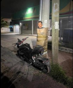 चोरों का काल बना रहस्यमयी शख्स! खंभे से बांधकर हो जाता है गायब, कौन है ये ‘सीक्रेट बैटमैन’?