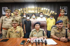 नोएडा की थाना सेक्टर 20 पुलिस व CRT स्पेशल टीम ने उड़ीसा से गांजा मंगा कर दिल्ली एनसीआर में तस्करी करने वाले 05 तस्करों को किया गिरफ्तार
