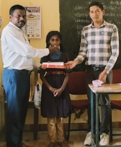 प्रतिभाशाली छात्रा देविका ने बढ़ाया गांव का मान