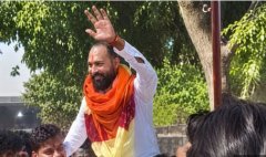 रेप आरोपी जेल से छूटा तो हुआ 'हीरो' जैसा स्वागत, गाजियाबाद की घटना से देश में आक्रोश