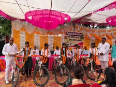 प्रबंधक श्री विजेंद्र यादव द्वारा आज 60 बच्चों निशुल्क साइकिल विवरण