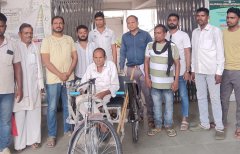 सरकारी मदद से बदलेगी बुधन लोहरा की राह, ट्राईसाइकिल मिलने से परिवार में खुशी