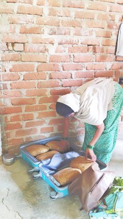 चौपारण में नशे का बढ़ता कारोबार: 5 किलो गांजा के साथ महिला गिरफ्तार, तस्करी के नेटवर्क पर पुलिस की नजर