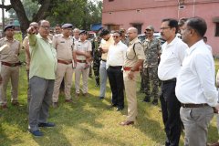 दुर्गापूजा एवं दशहरा पर्व को लेकर उपायुक्त एवं पुलिस अधीक्षक ने विभिन्न पूजा पंडालों और रावण दहन स्थल का किया औचक निरीक्षण
