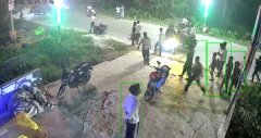 Mahrajganj:  चिरैयाकोट पेट्रोल पंप के पास दो बाइकों में आमने-सामने भिड़ंत, चार युवक गंभीर रूप से घायल, घटनाक्रम सीसीटीवी में कैद