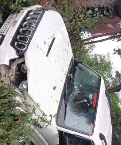 चंदवा के बोरसीदाग में स्कॉर्पियो और ऑटो की आमने-सामने टक्कर, चालक समेत चार घायल