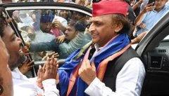लाल टोपी छोड़ नीले रंग में अखिलेश! 2027 से पहले सपा का बड़ा सियासी दांव