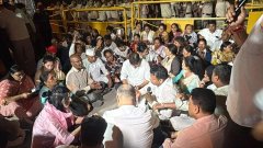 मंत्री प्रवेश वर्मा के थप्पड़कांड पर AAP का प्रदर्शन, पुलिस ने प्रदर्शनकारियों को लिया हिरासत में